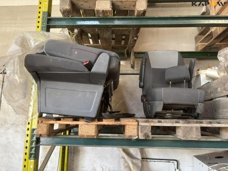 VW Caravelle sæde 2