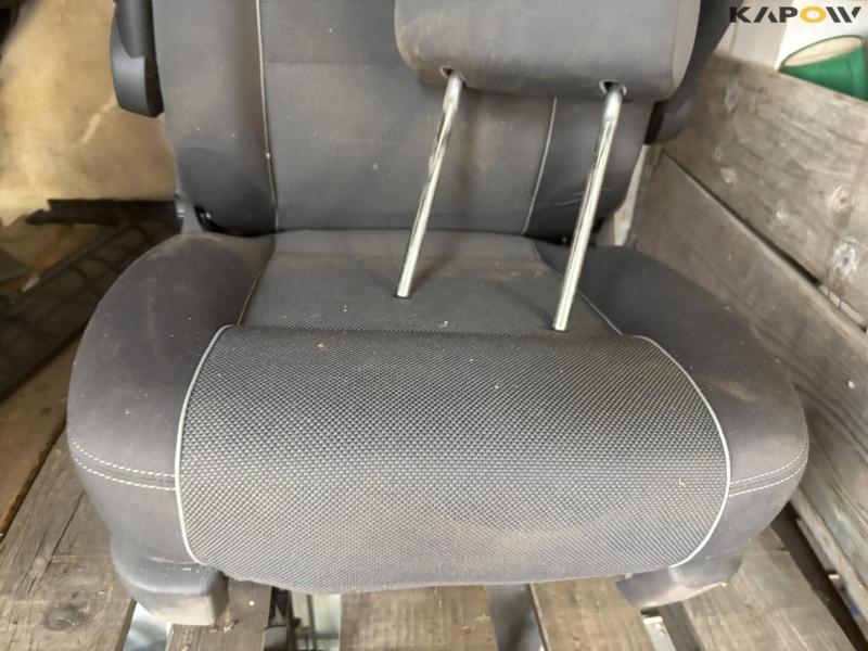 VW Caravelle sæde 5