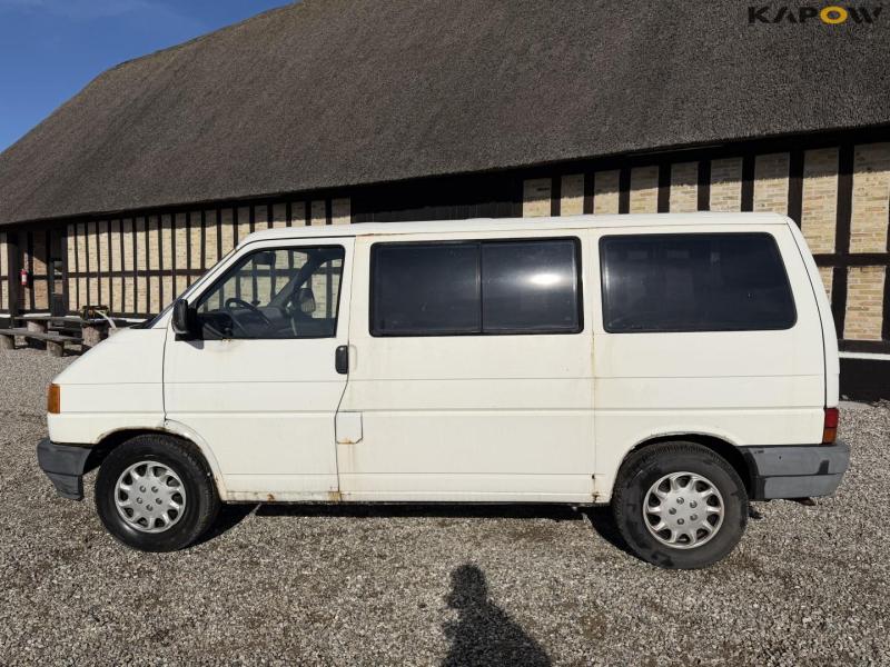 VW Caravelle personbil 8