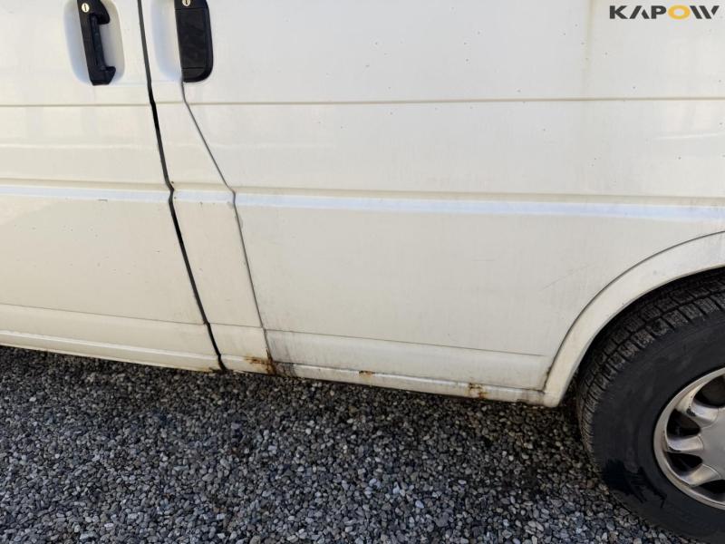 VW Caravelle personbil 12