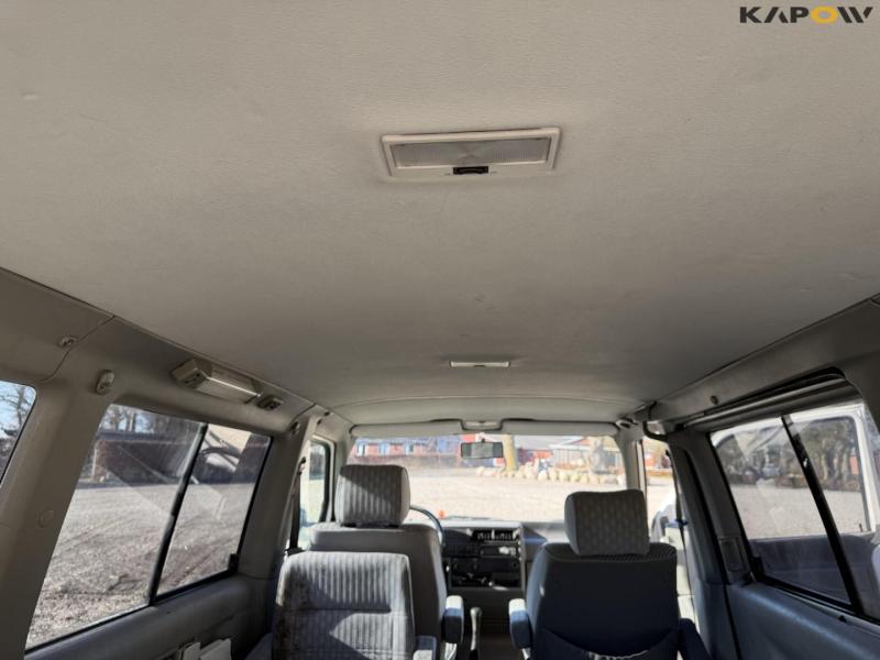 VW Caravelle personbil 30