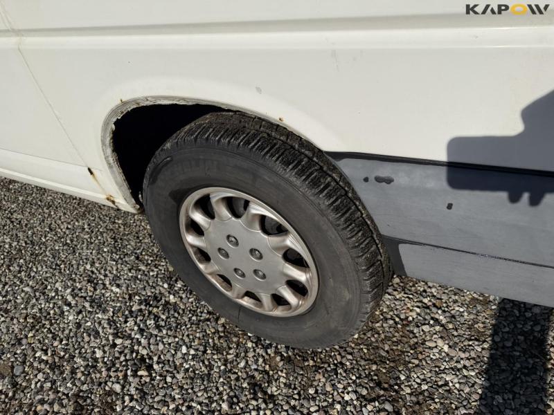 VW Caravelle personbil 34