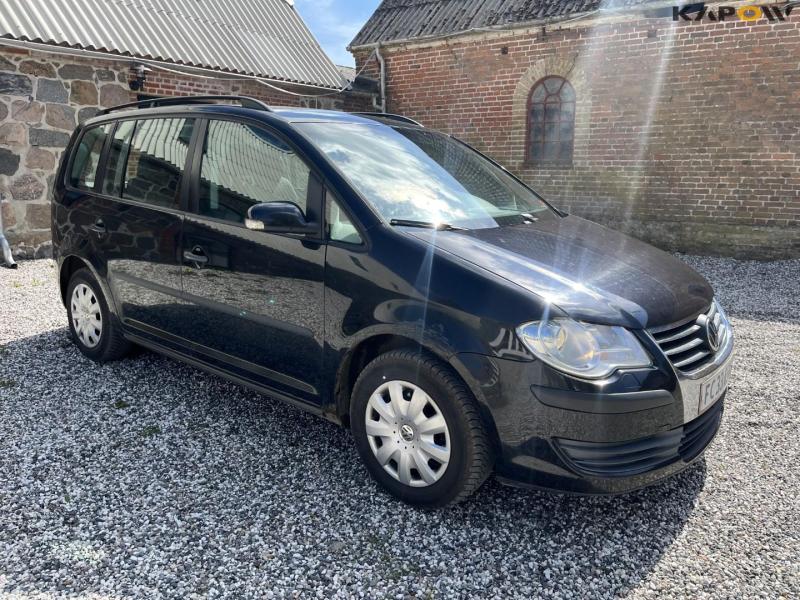 VW Touran 1,6 personbil  3