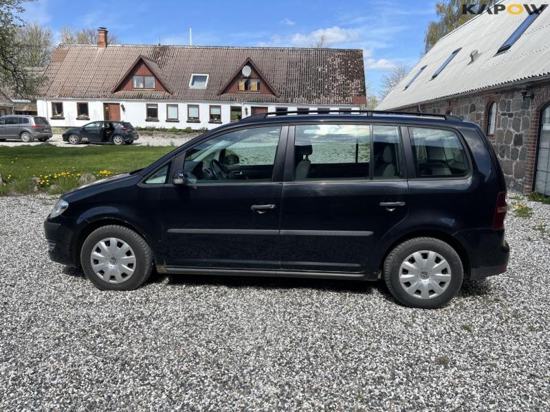 VW Touran 1,6 personbil  8