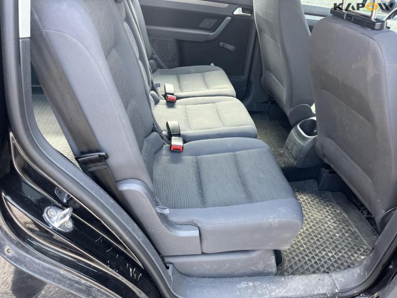 VW Touran 1,6 personbil  31