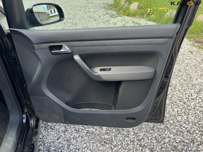 VW Touran 1,6 personbil  32