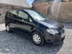 VW Touran 1,6 personbil  3