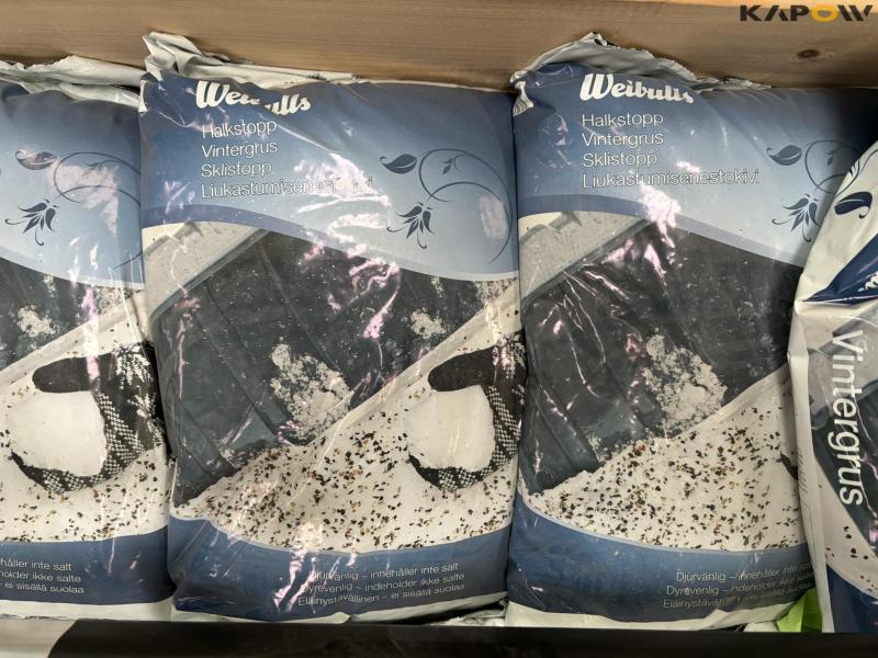 Weibulls vejgrus 10 kg + sneskovl 6