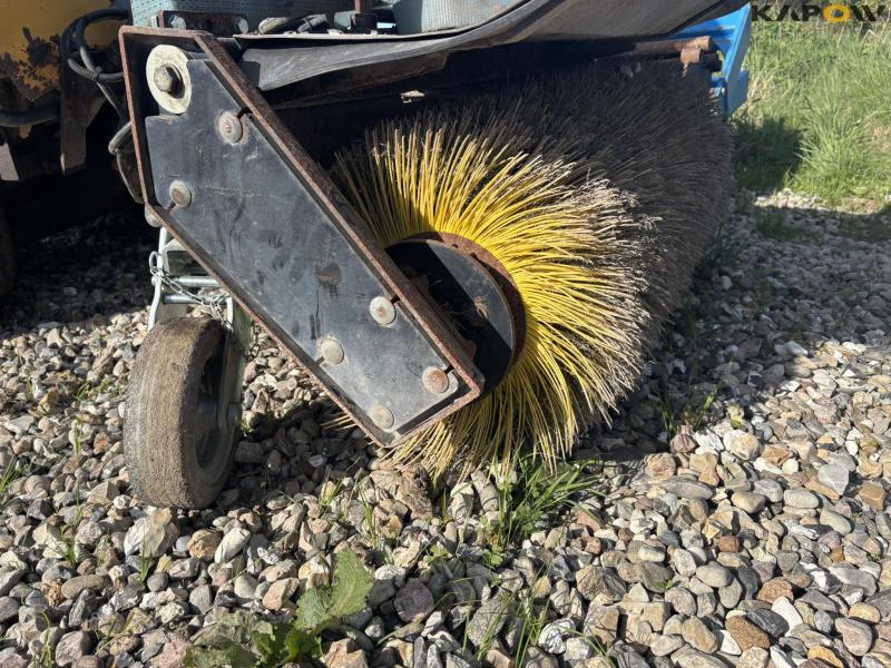 Wulff 400 redskabsbærer med kost 13