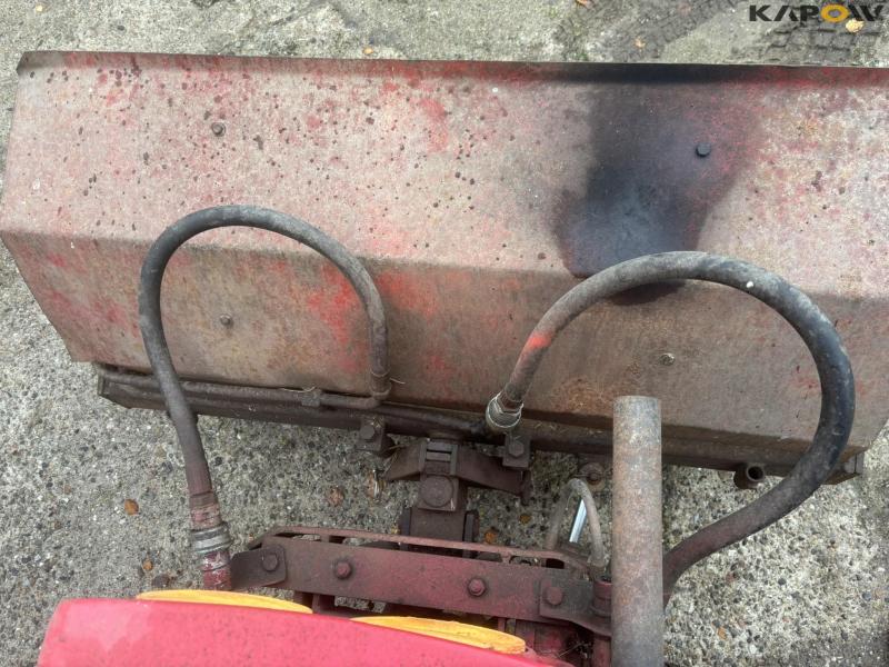 Yanmar 155 D traktor 4WD med kost 16