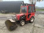 Yanmar 155 D traktor 4WD med kost 1