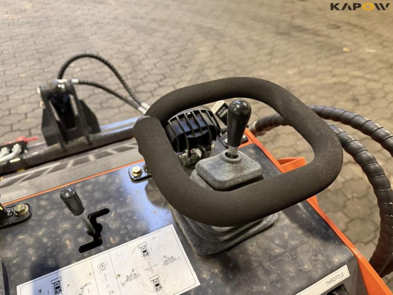 ZVOX SU-480 minilæsser på lavebånd 18