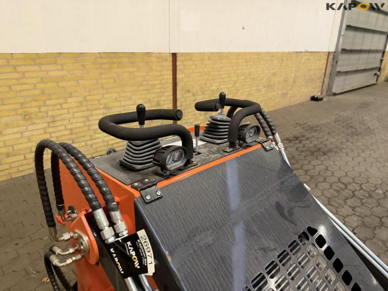 ZVOX SU-480 minilæsser på lavebånd 13