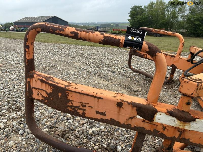  Bala Agria bale tongs with Euro hitch 11