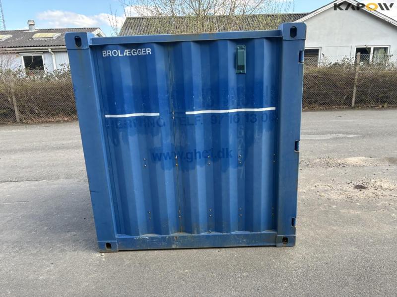 DanContainer with shelves 4