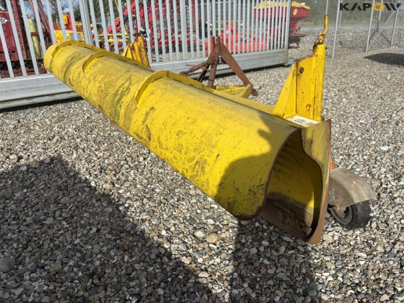 Snow plow with A-frame 1