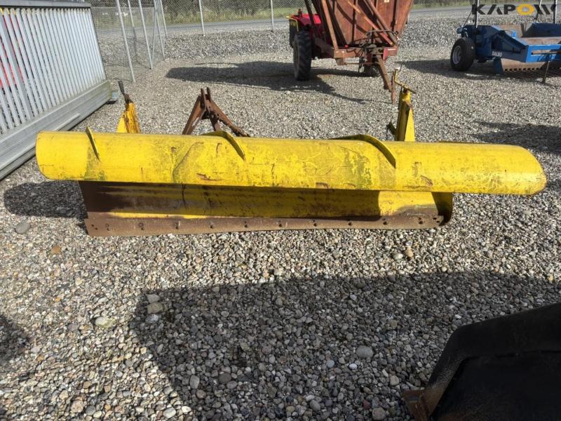 Snow plow with A-frame 2