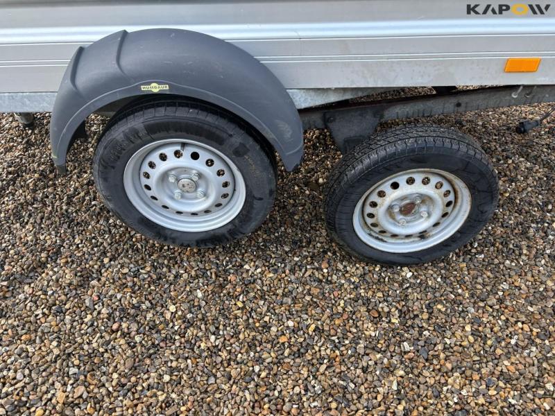 2 pcs damaged trailers 10