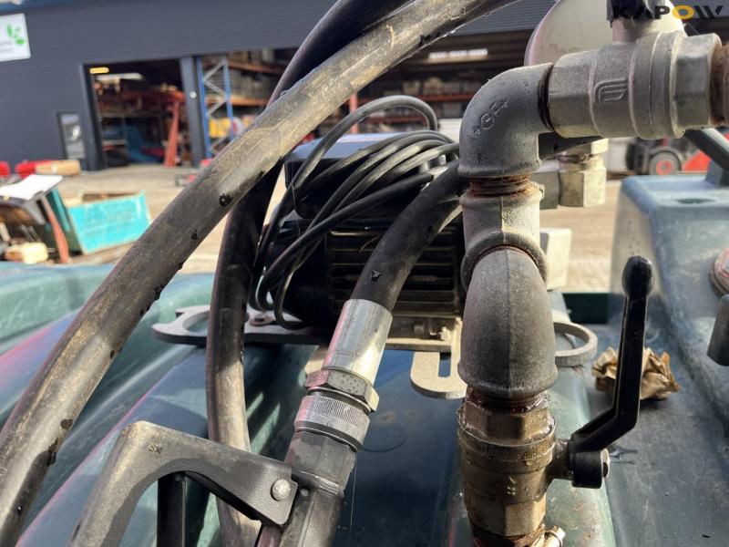 2500 liter diesel tank with waste tray 10