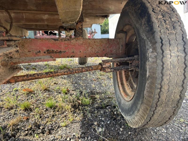 4 wheeled carriage 13