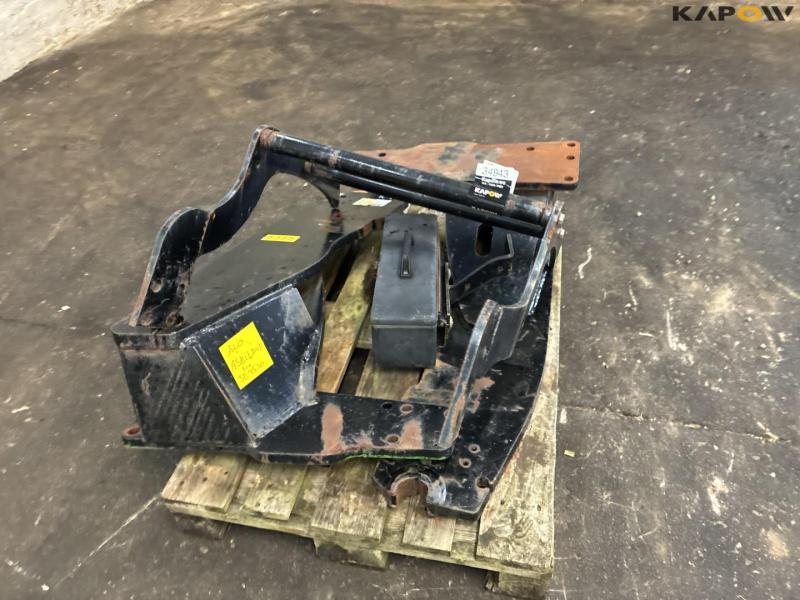 Ålö front loader frame for John Deere 7530 2
