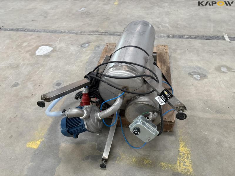 Open stainless steel tank with pump 2