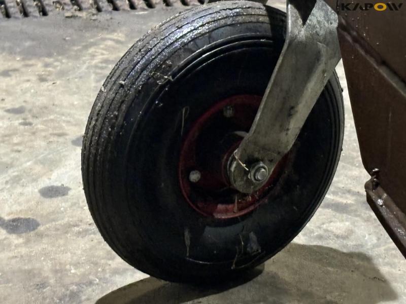 AC workshop crane 13