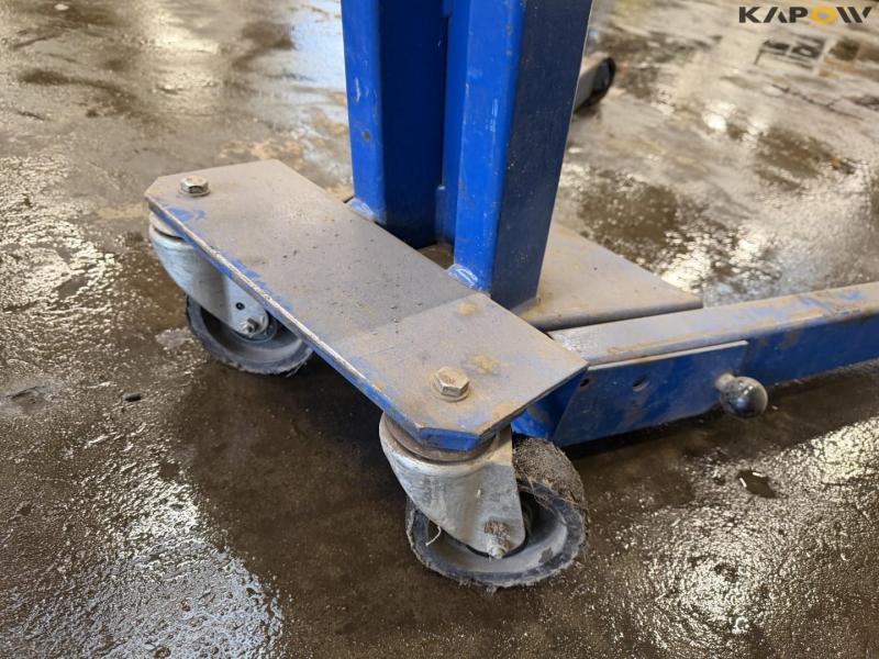 AC workshop crane 11