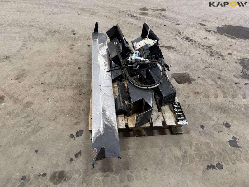 Adapter from Claas for John Deere picking table 4