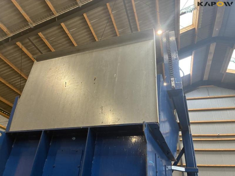 Waste shredder with box of lumber 24