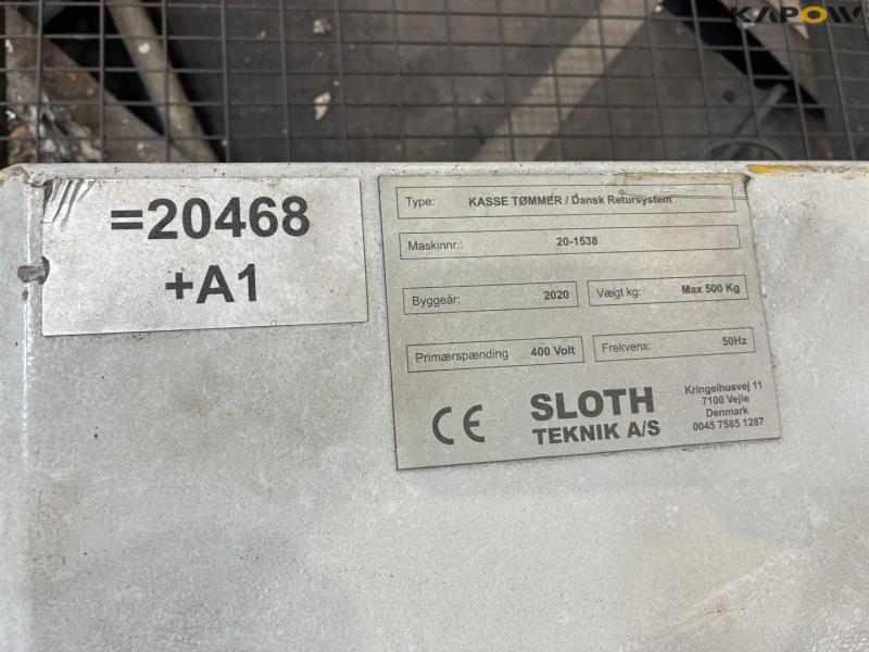 Waste shredder with box of lumber 41