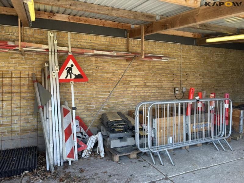 Barriers and road materials 2