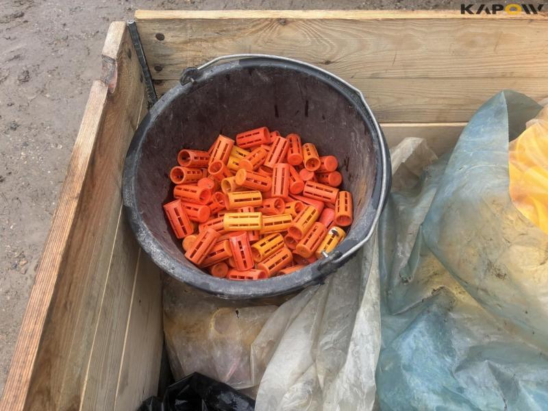 Spacers for reinforcement 11