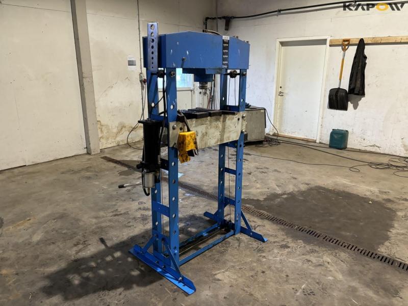Aj Wholesale presses 3