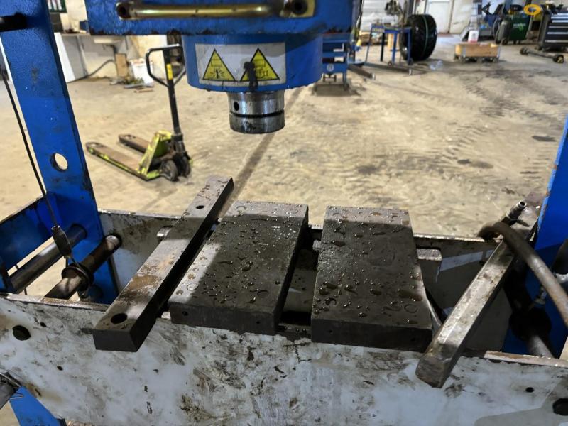 Aj Wholesale presses 10