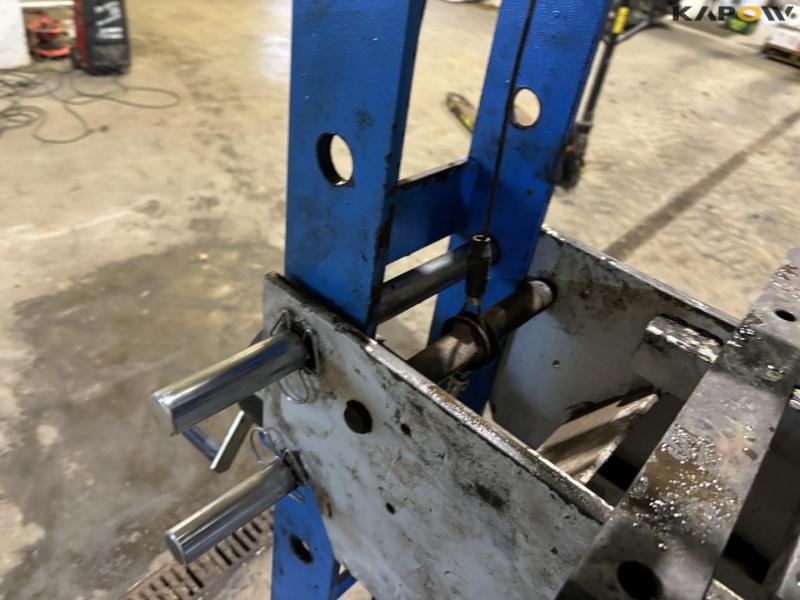 Aj Wholesale presses 13