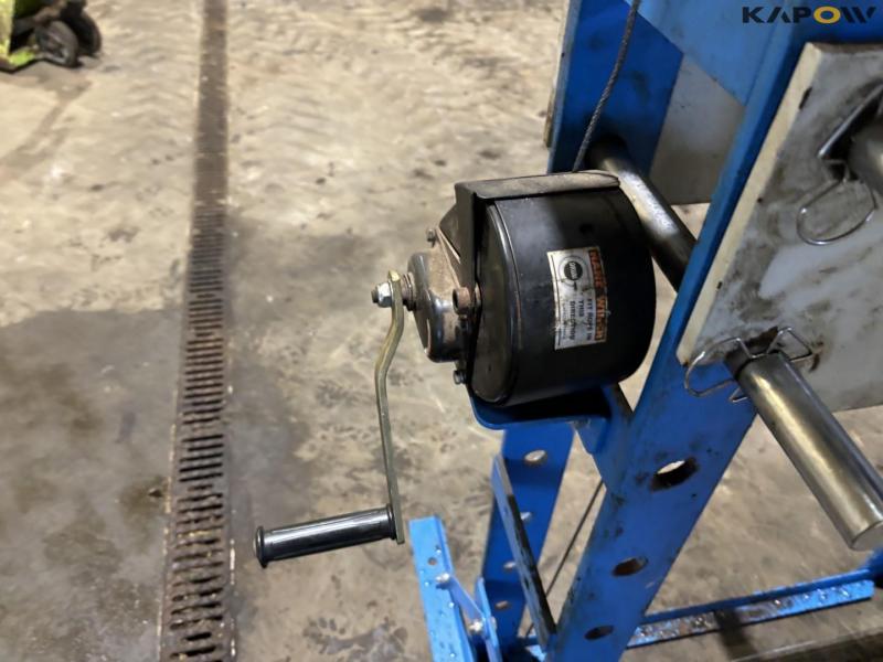 Aj Wholesale presses 14