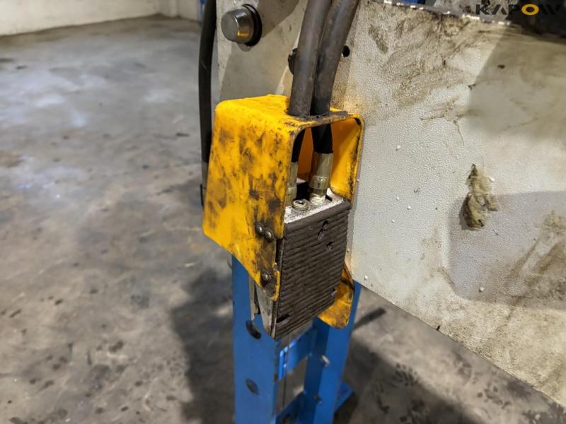 Aj Wholesale presses 18