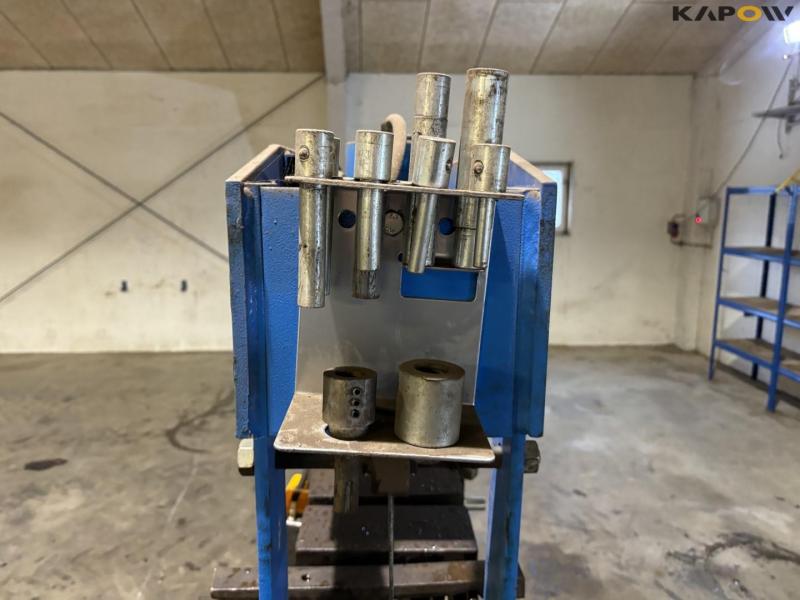 Aj Wholesale presses 25