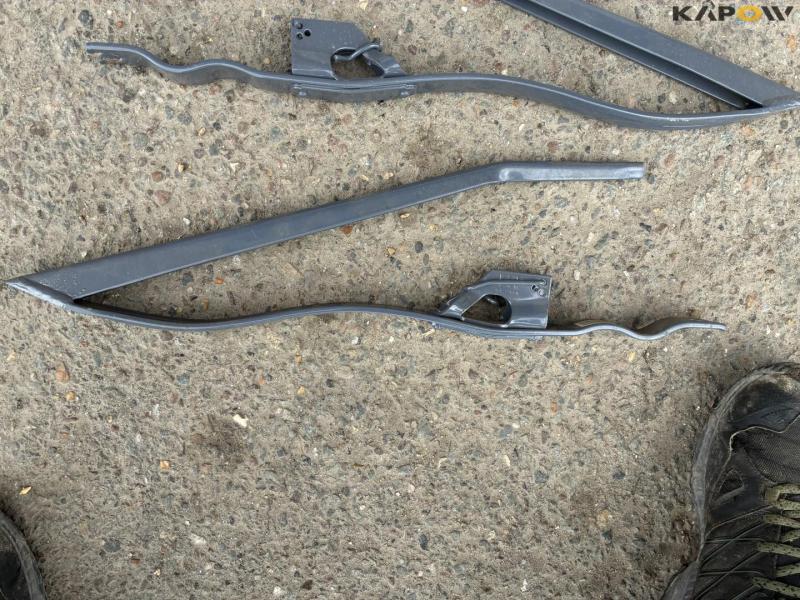 Header lifter 4