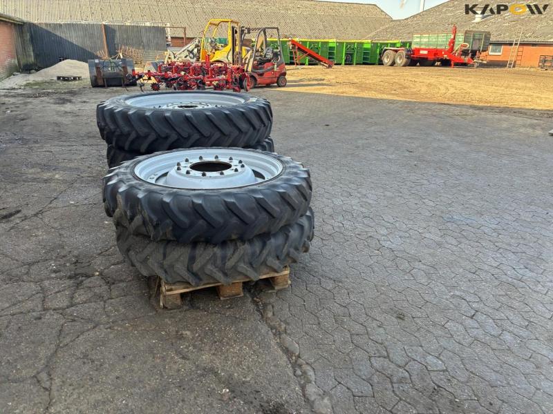 Allaince 270/95-R36 complete wheels 2