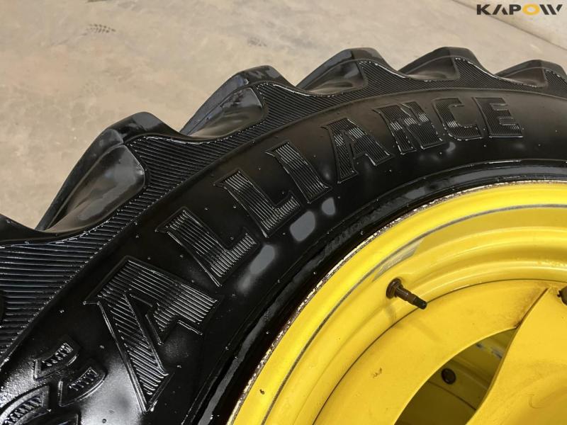 Alliance 380/80-R38 front wheel 11