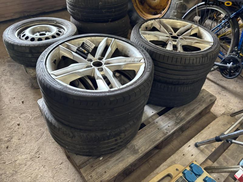 Alloy wheels with tires 235/35-19 6