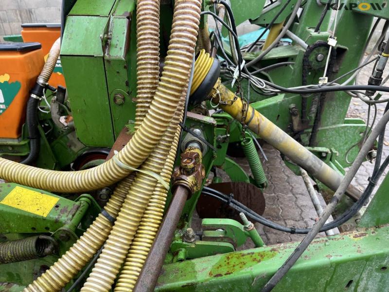 Amazone ED601K 8 row corn seeder with fertilizer front tank 38