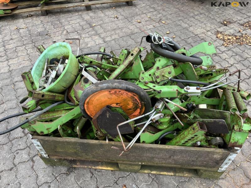 Amazone ED601K 8 row corn seeder with fertilizer front tank 53