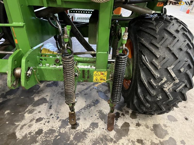 Amazone ED602-K 8 row corn seeder 18