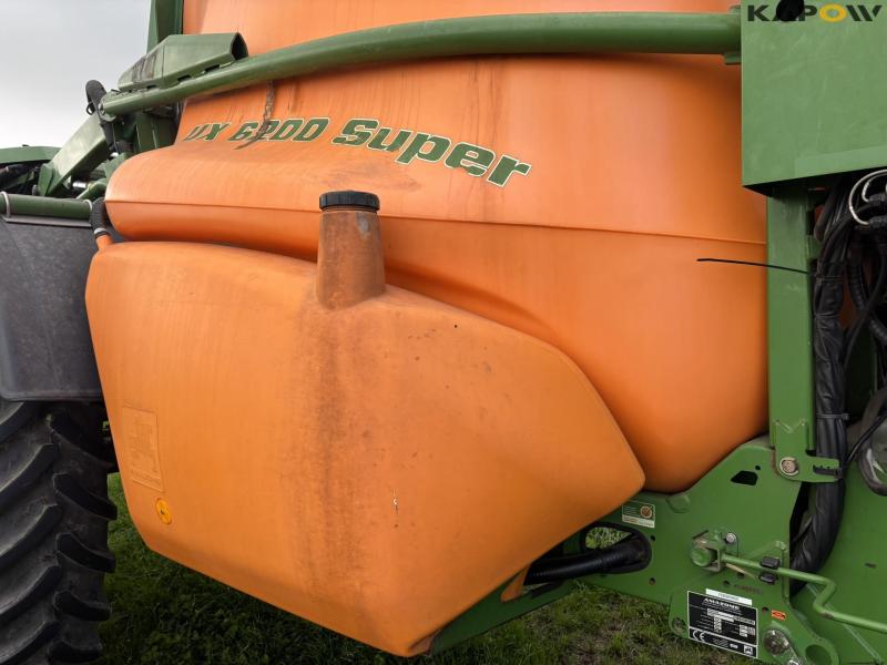 Amazone UX 6200 Super trailer sprayer 30 meters 24