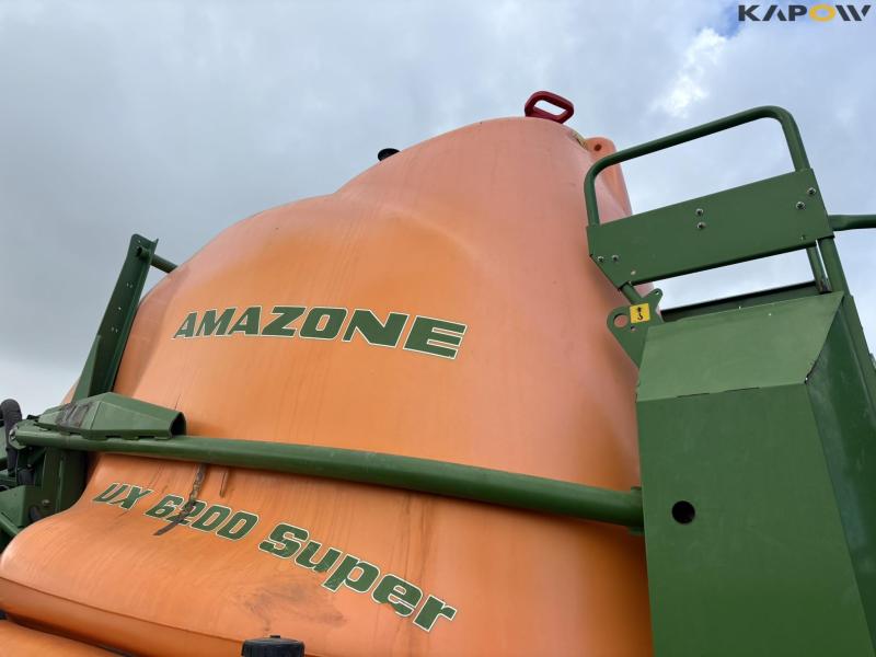 Amazone UX 6200 Super trailer sprayer 30 meters 25