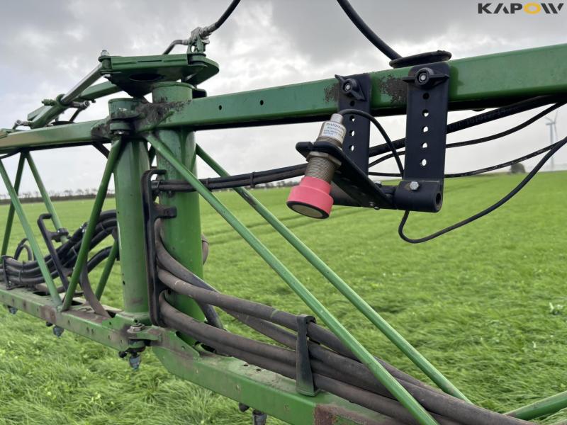 Amazone UX 6200 Super trailer sprayer 30 meters 58