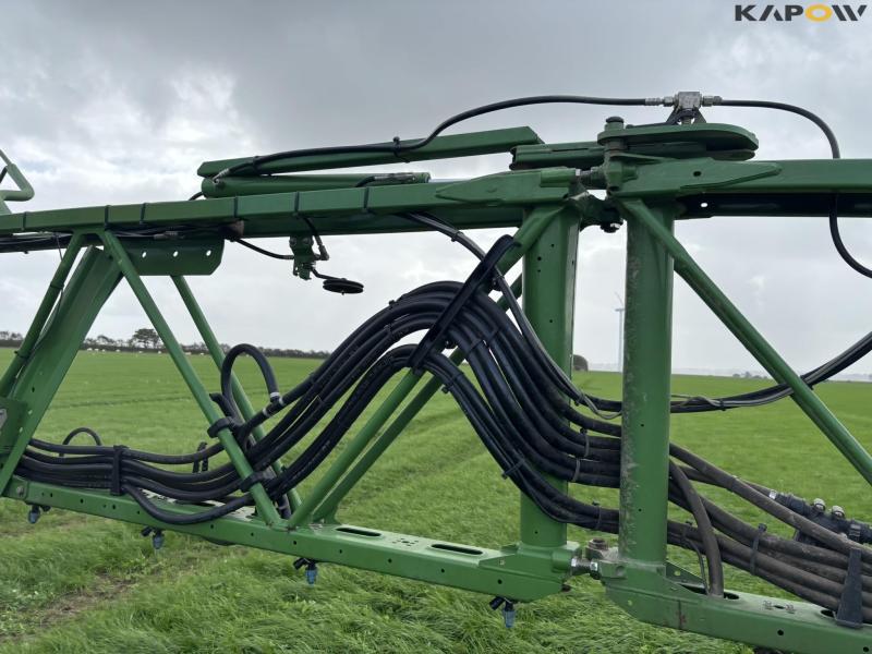 Amazone UX 6200 Super trailer sprayer 30 meters 61
